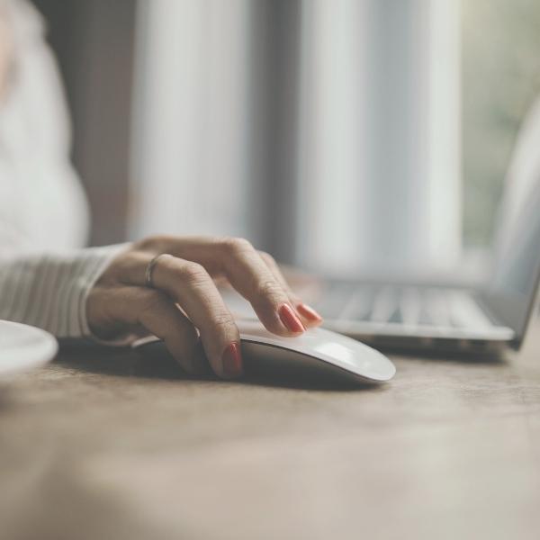 virtual marketing assistant working